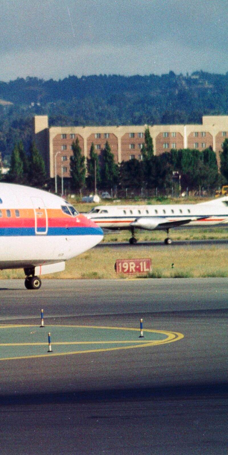 N9038U - Business jet