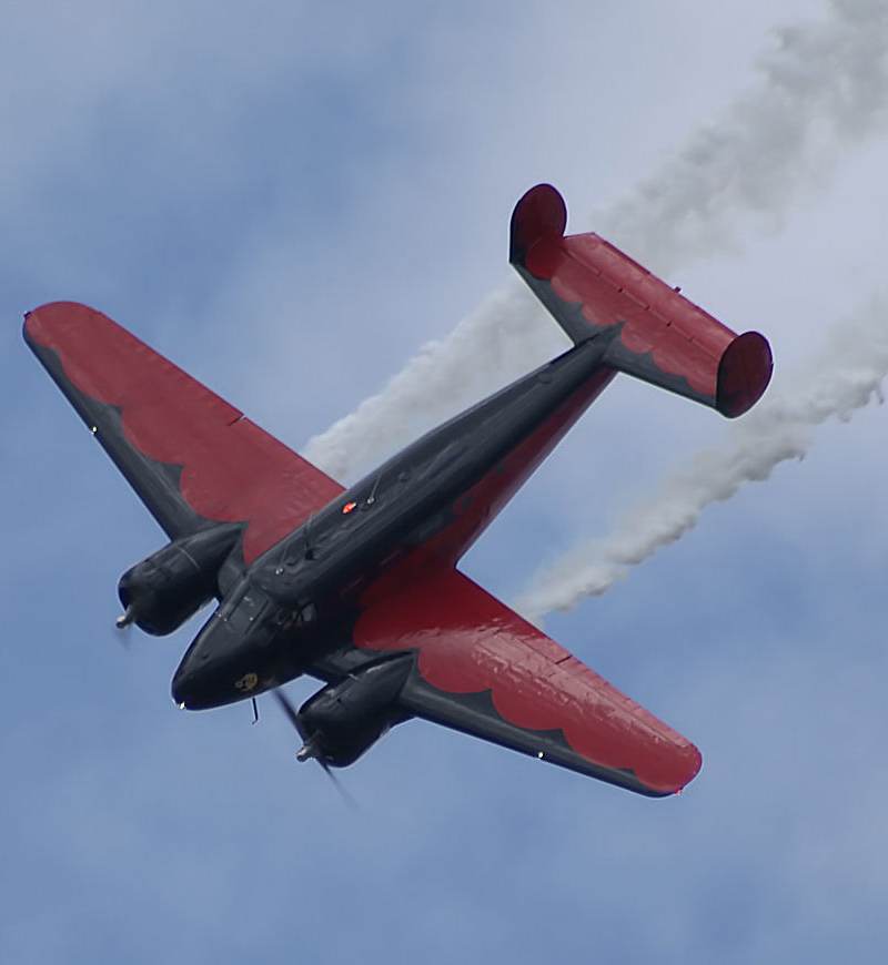 N9109R - Twin-engine aircraft