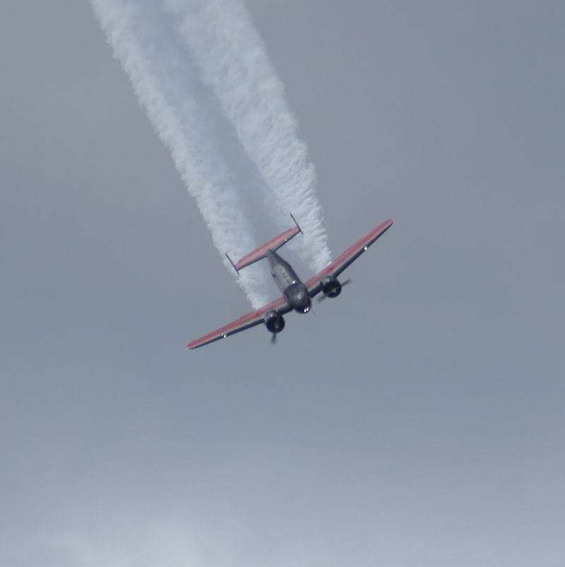 N9109R - Twin-engine aircraft