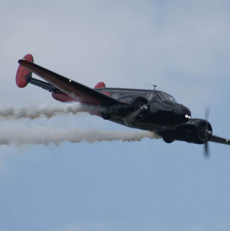 N9109R - Twin-engine aircraft