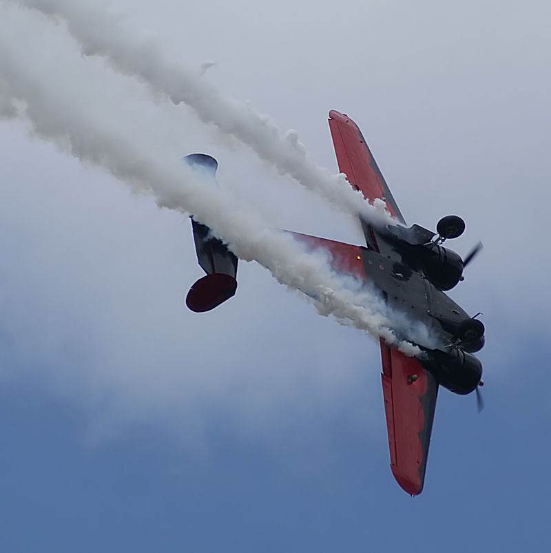 N9109R - Twin-engine aircraft
