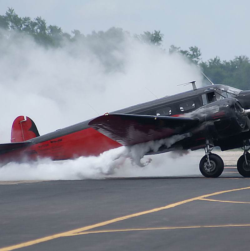 N9109R - Twin-engine aircraft