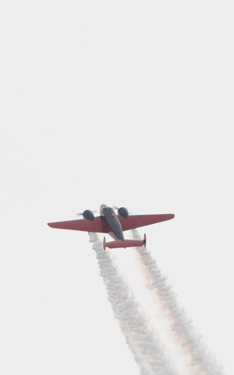 N9109R - Twin-engine aircraft