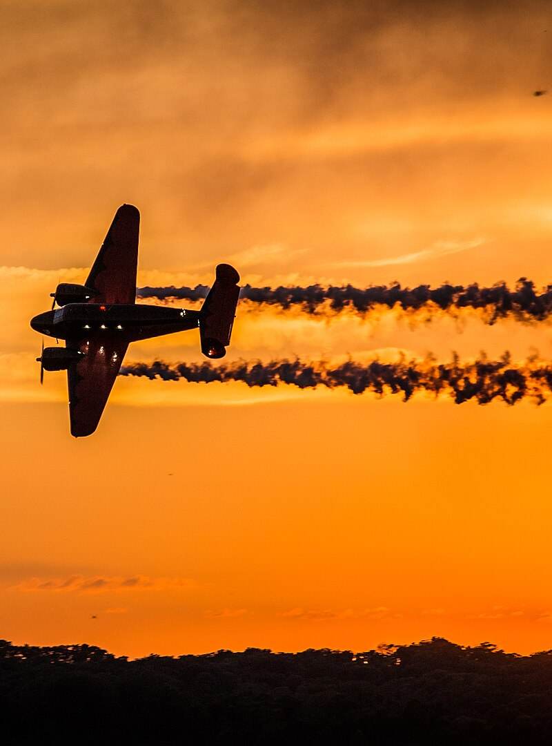 N9109R - Twin-engine aircraft