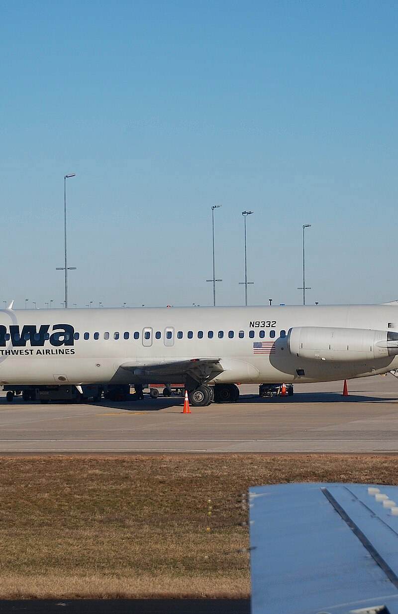 N9332 - Douglas
