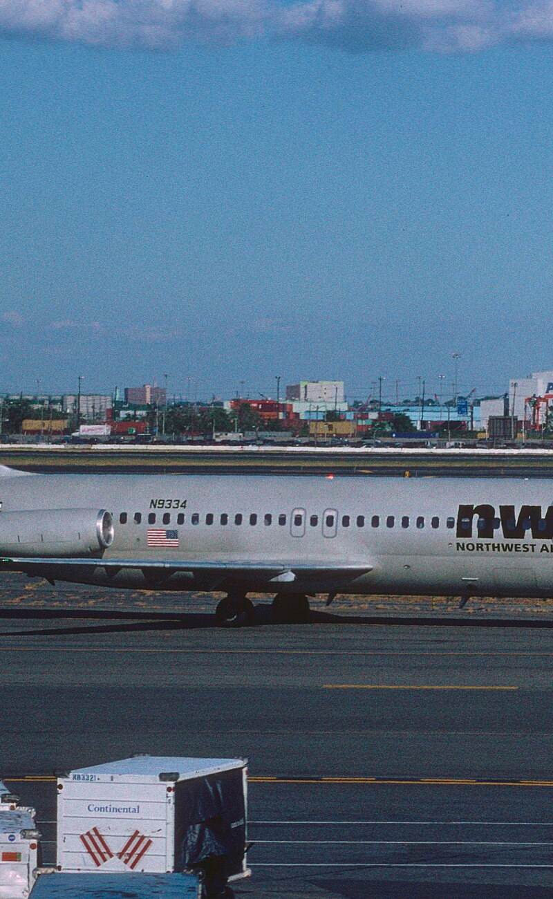 N9334 - Aircraft