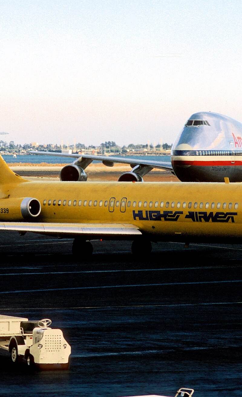 N9339 - Twin-engine aircraft