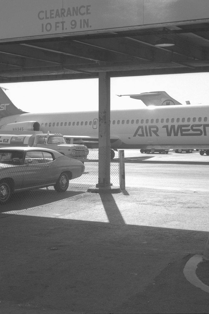 N9345 - Twin-engine aircraft