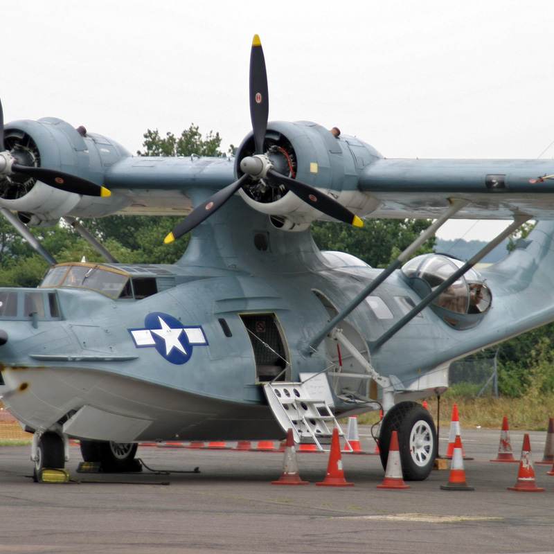 N9521C - Twin-engine aircraft
