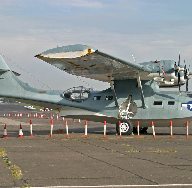 N9521C - Twin-engine aircraft