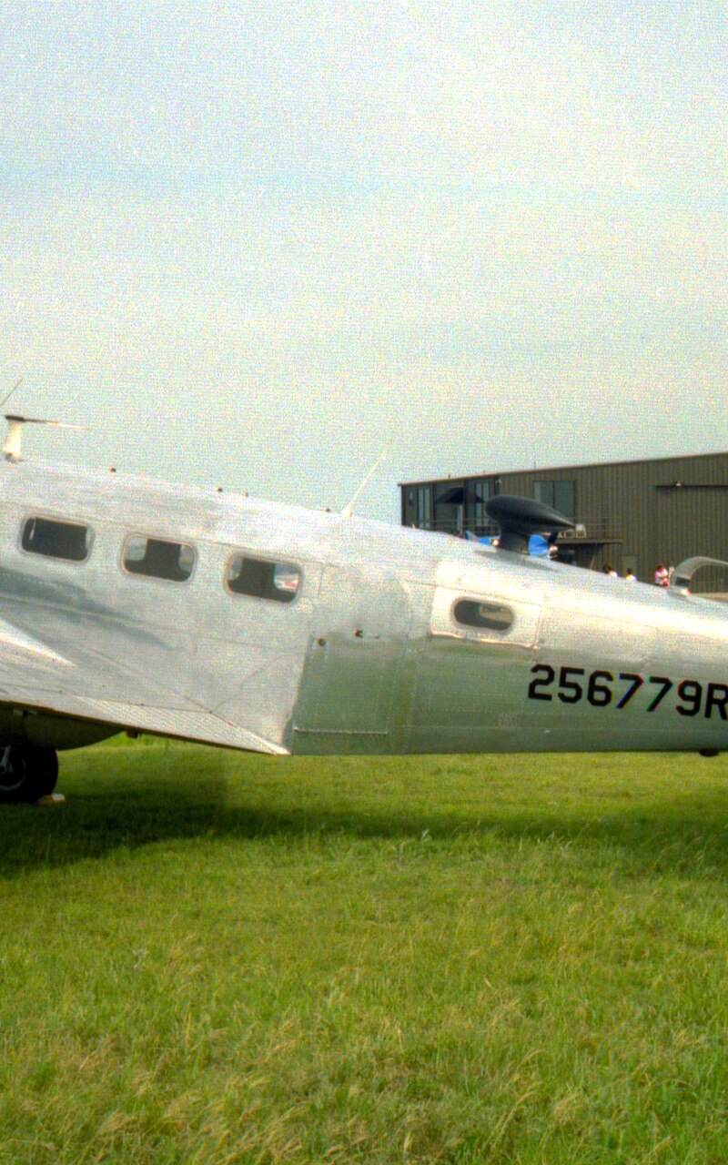 N9562Z - Beechcraft