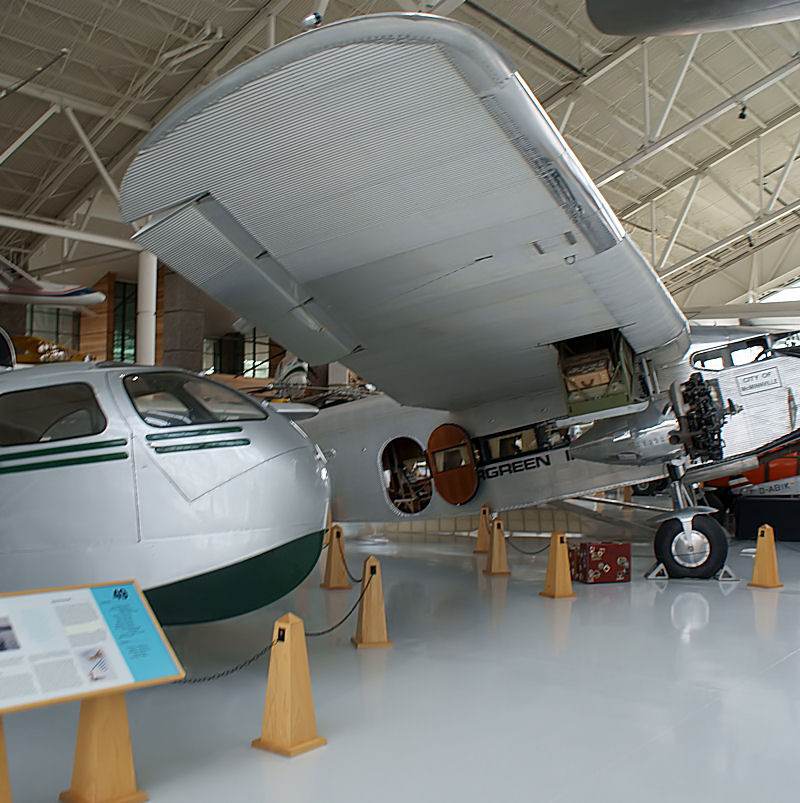  - Twin-engine aircraft