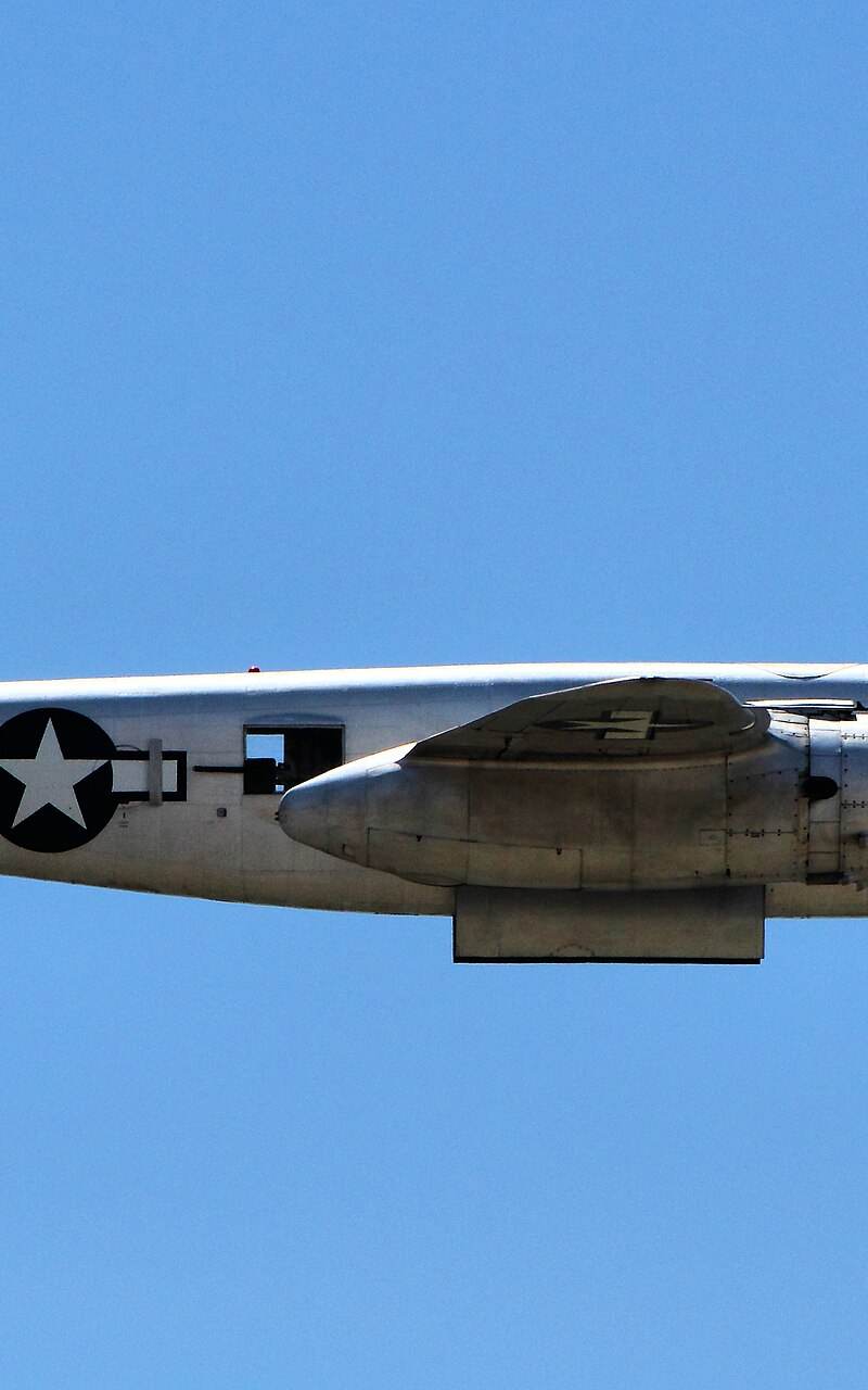  - Twin-engine aircraft