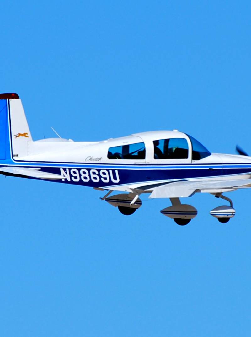 N9869U - Single-engine aircraft