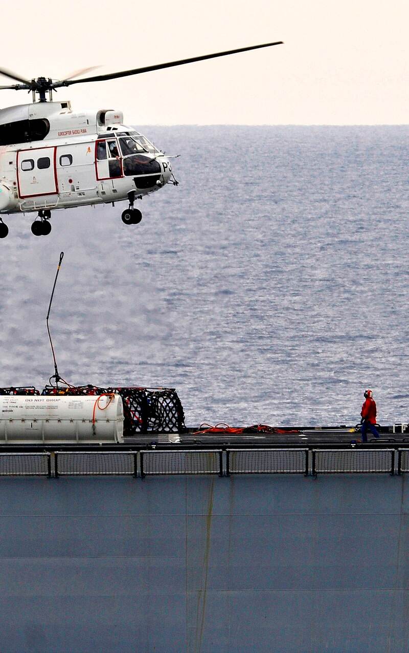 N10248 - Helicopter