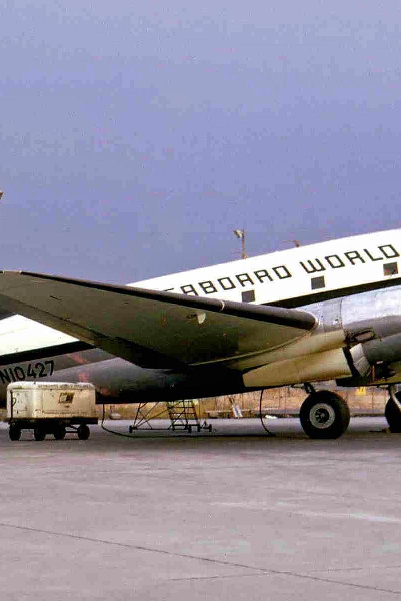 N10427 - Twin-engine aircraft