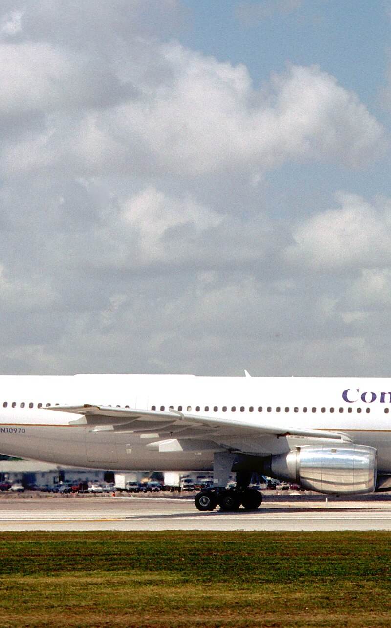 N10970 - Twin-engine aircraft