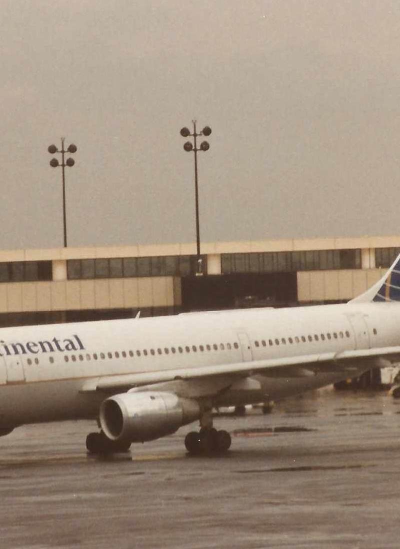 N10970 - Twin-engine aircraft