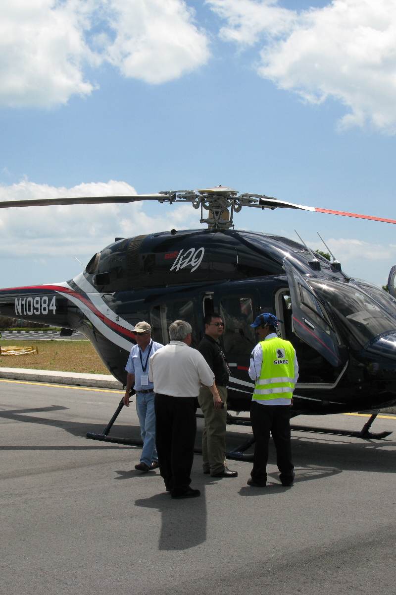 N10984 - Helicopter