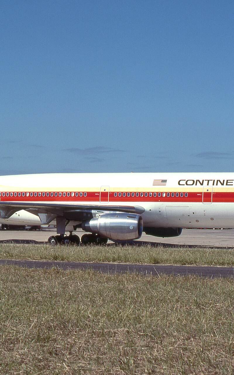 N12061 - Douglas