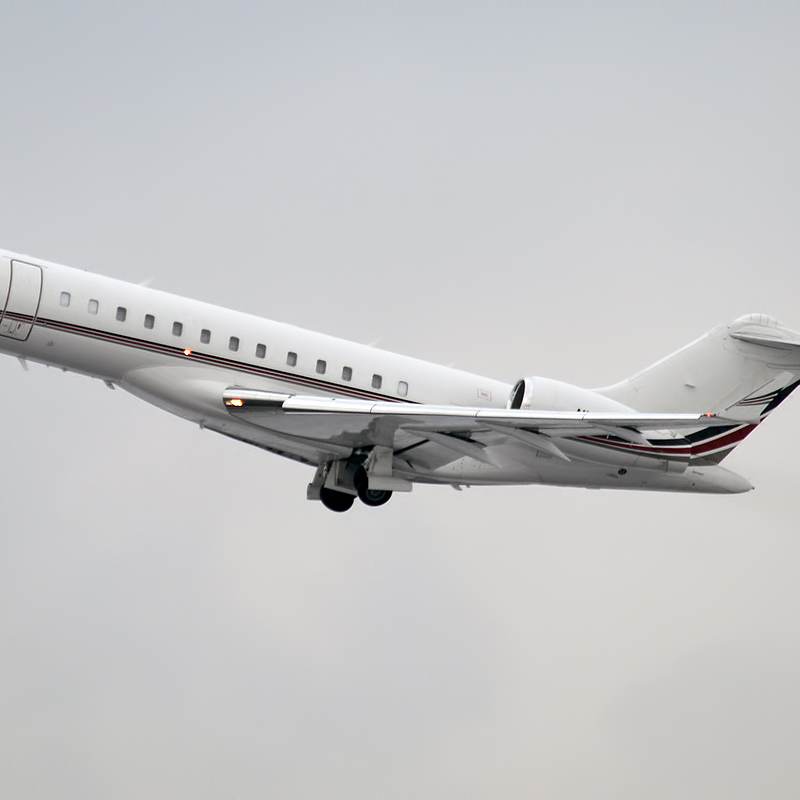 N147QS - Bombardier