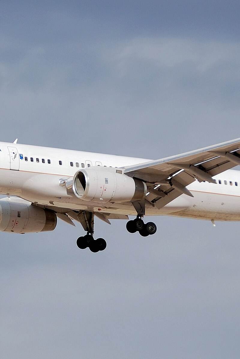 N12109 - Twin-engine aircraft