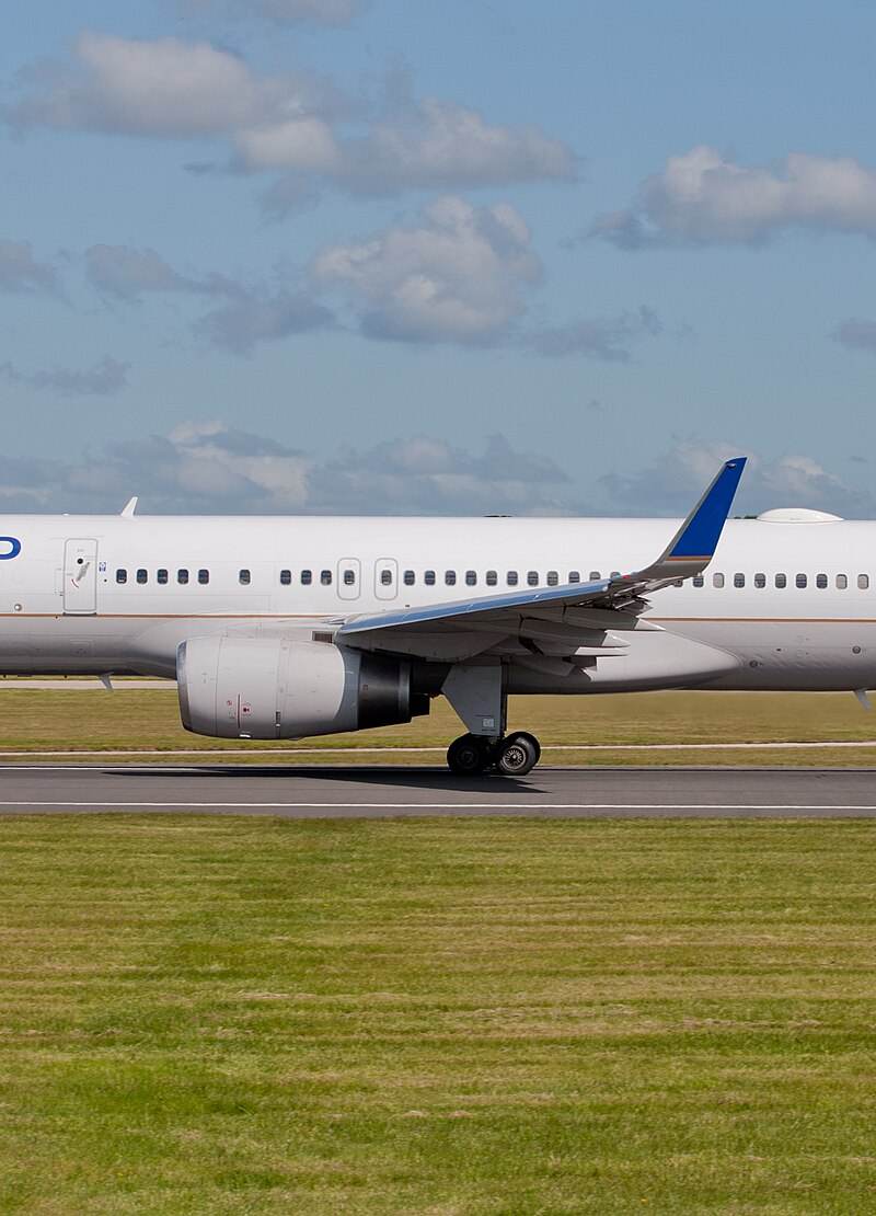 N12109 - Twin-engine aircraft