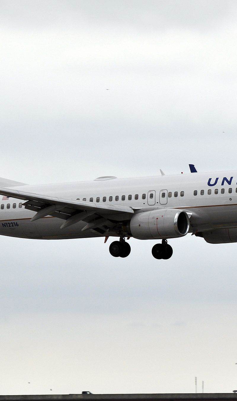 N12216 - Twin-engine aircraft