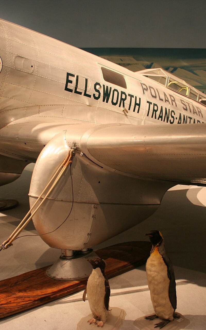  - Twin-engine aircraft