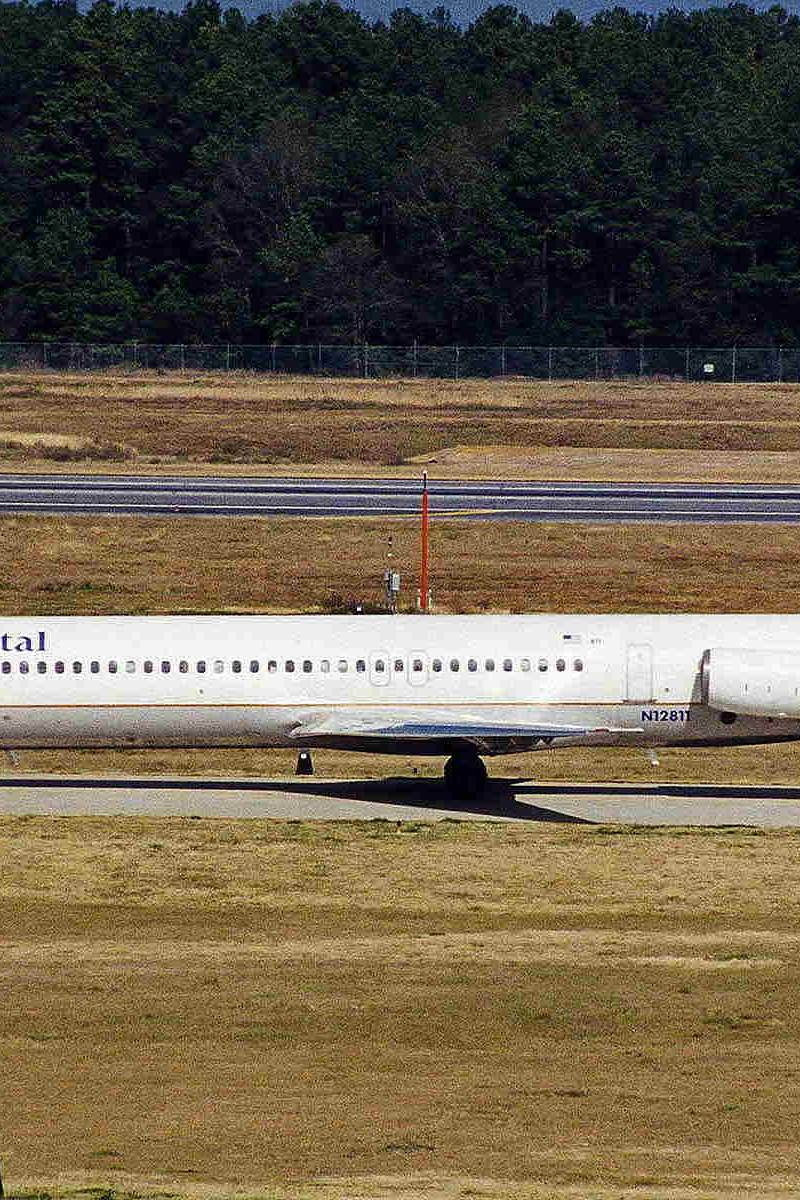 N12811 - Douglas