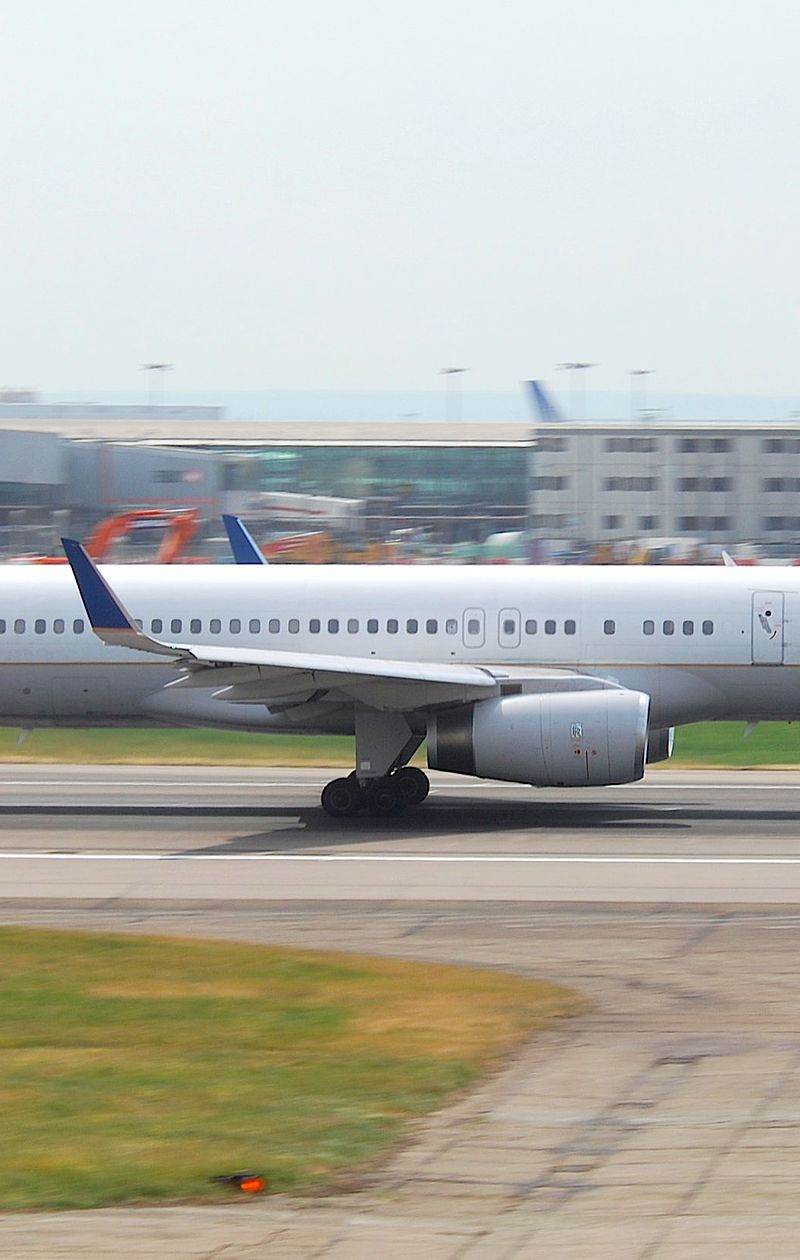 N13110 - Twin-engine aircraft