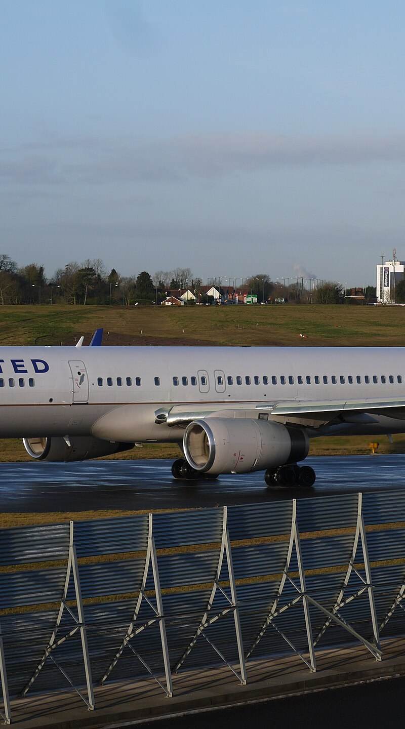 N13113 - Twin-engine aircraft