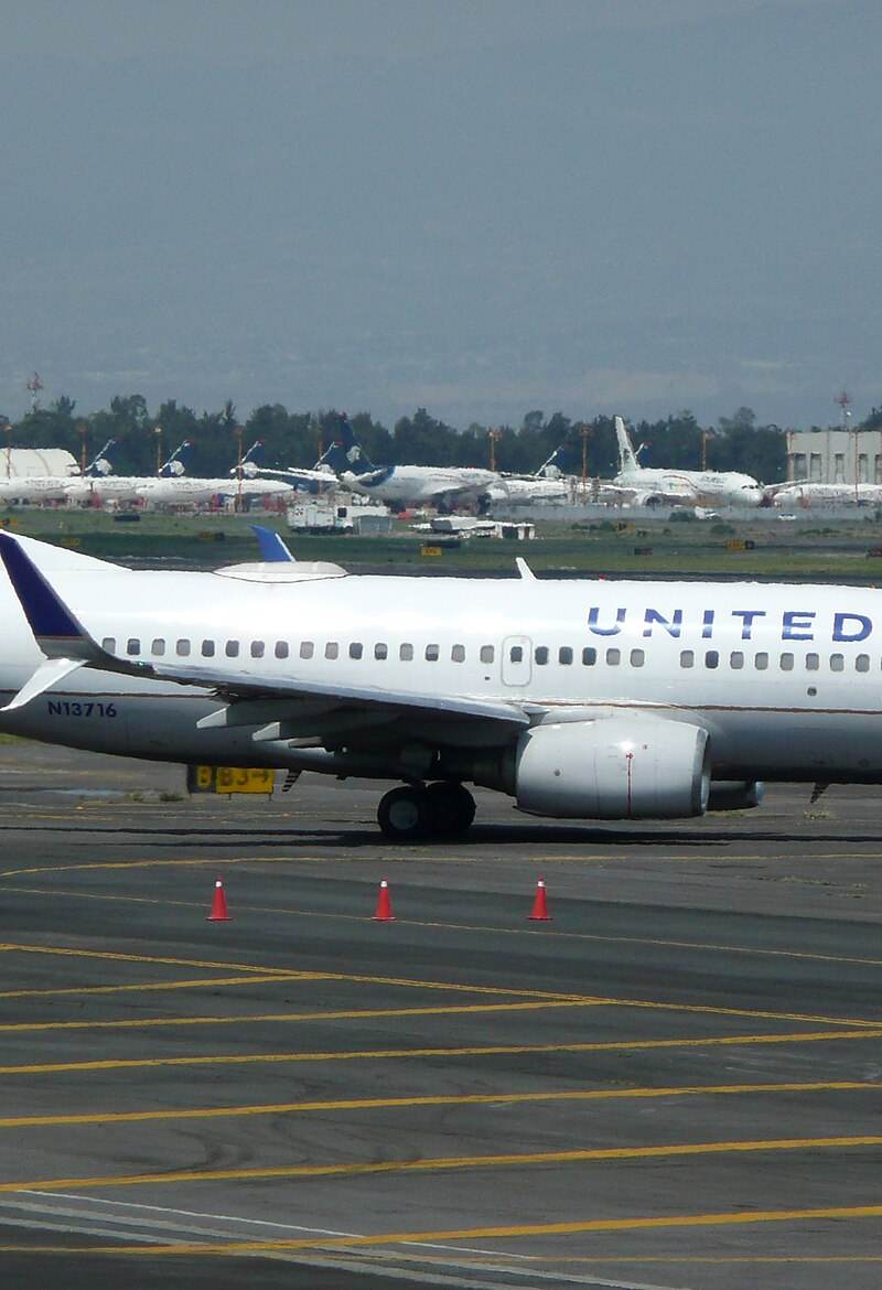 N13716 - Boeing