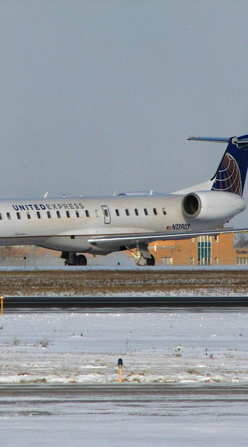 N13903 - Aircraft