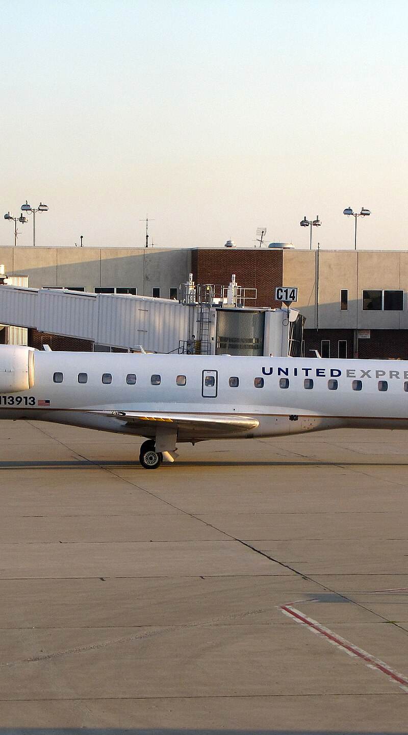 N13913 - Aircraft