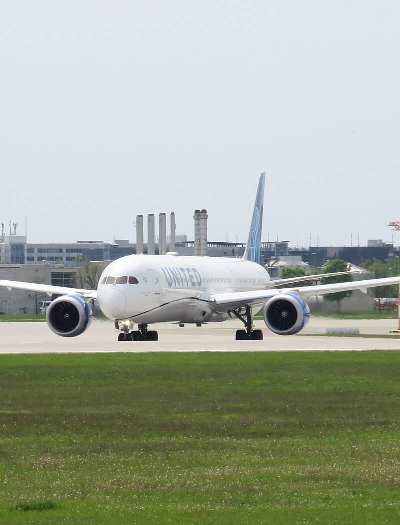 N14011 - Twin-engine aircraft