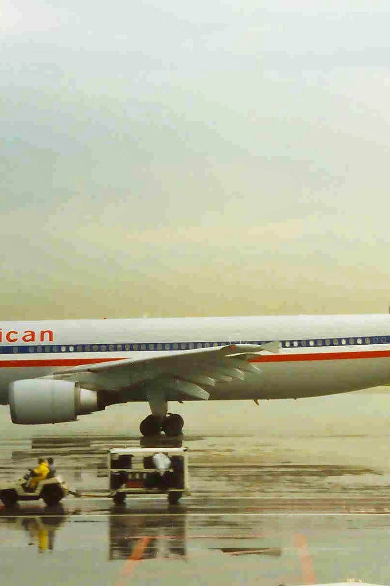N14061 - Twin-engine aircraft