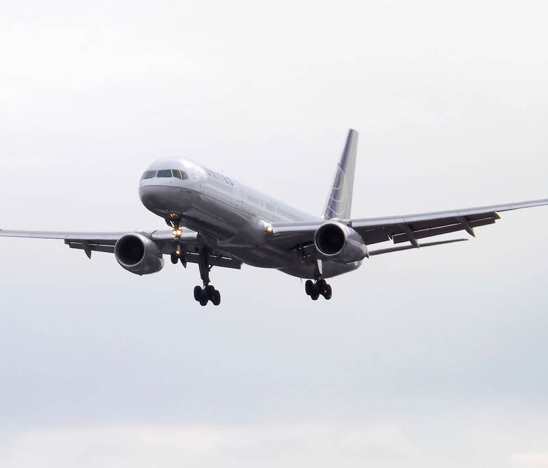 N14106 - Twin-engine aircraft