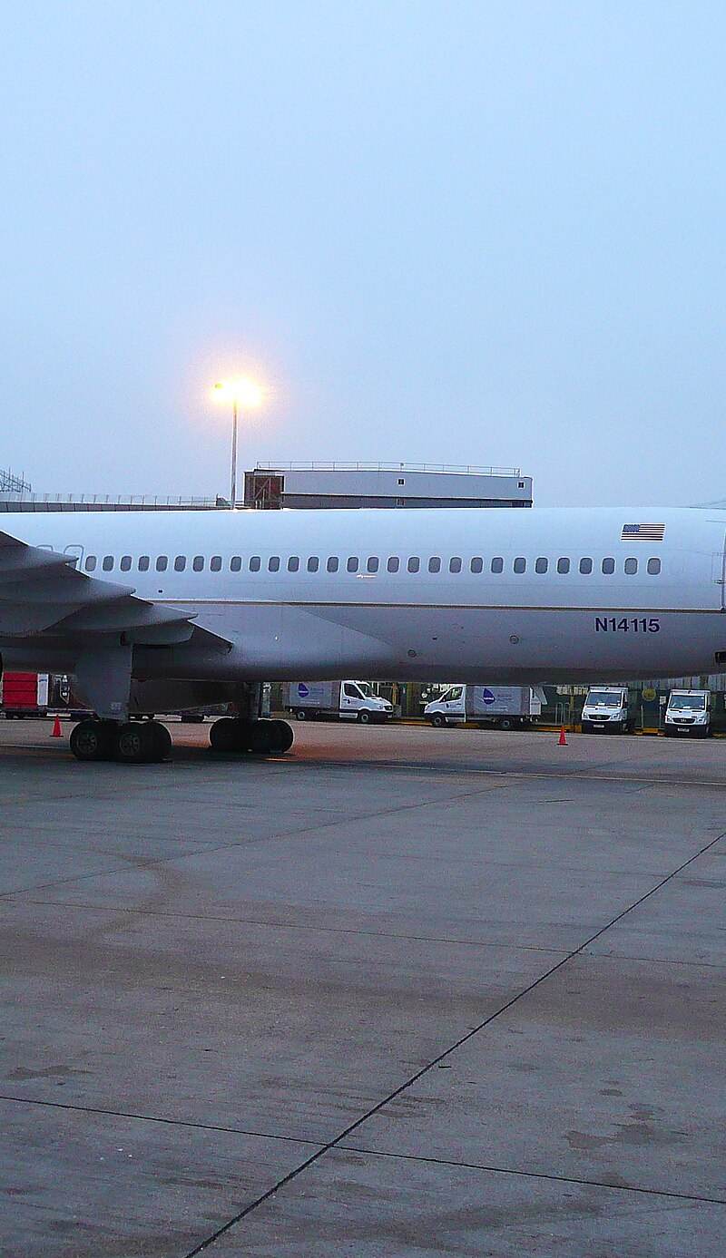 N14115 - Twin-engine aircraft