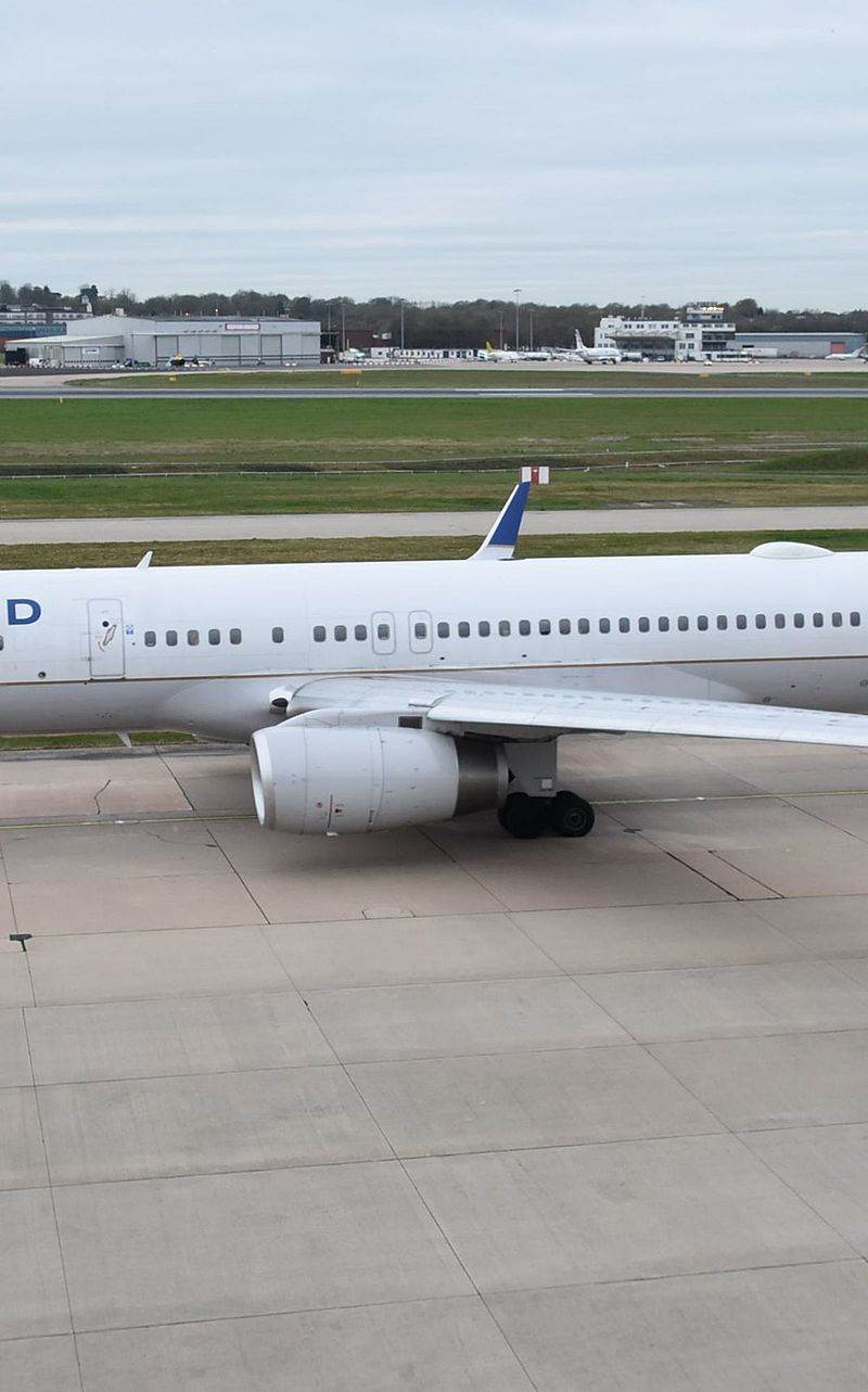 N14115 - Twin-engine aircraft