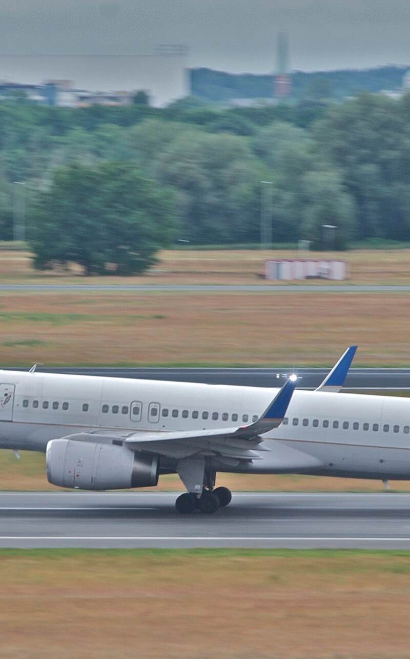 N14115 - Twin-engine aircraft