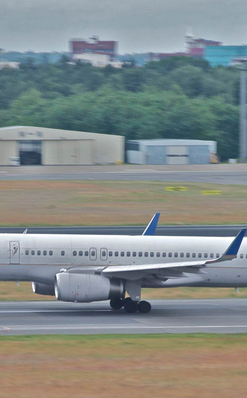 N14115 - Twin-engine aircraft