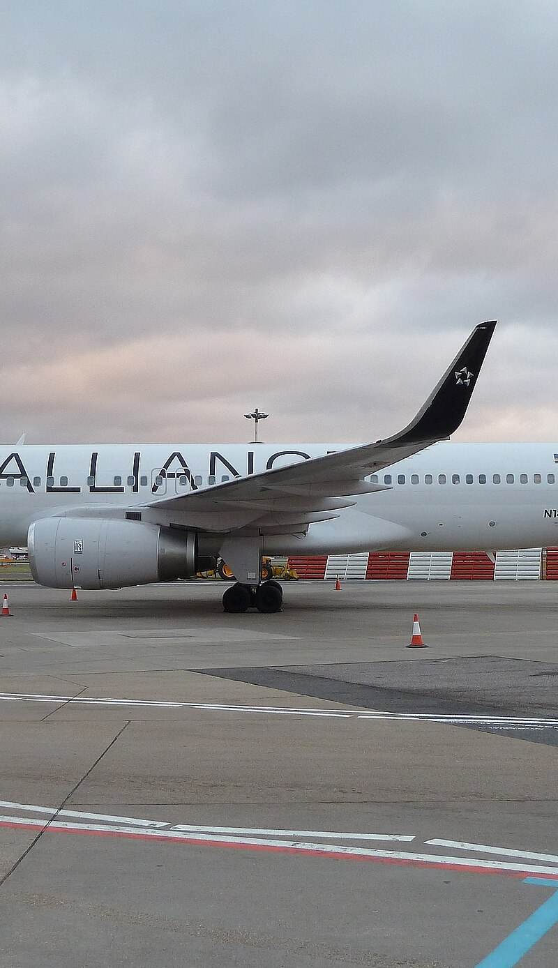 N14120 - Twin-engine aircraft