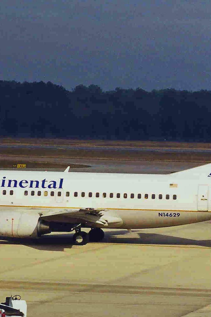 N14629 - Twin-engine aircraft