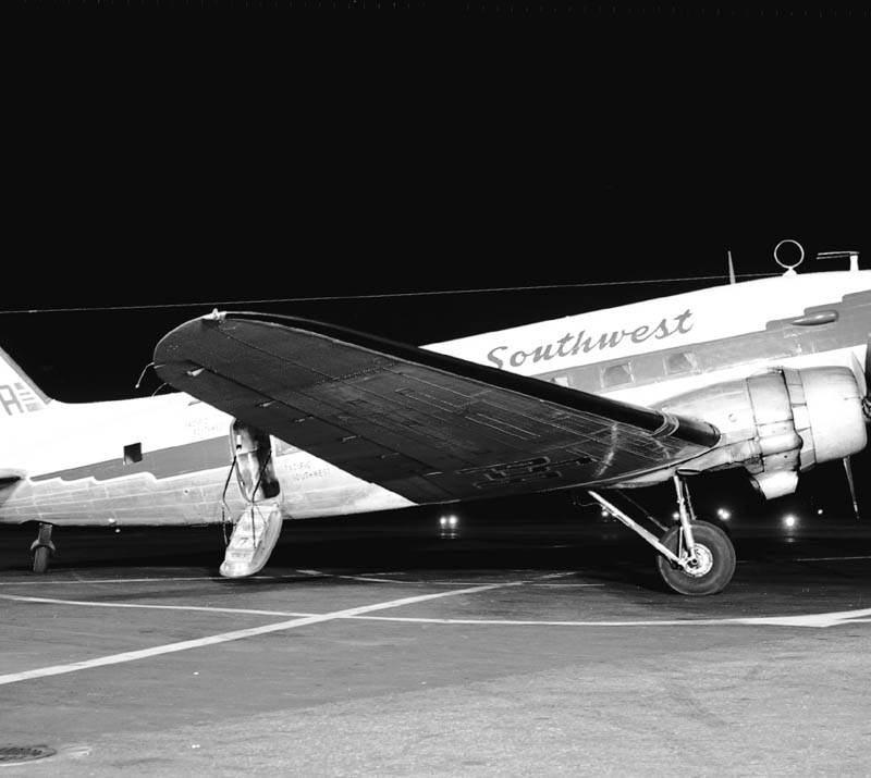 N14959 - Twin-engine aircraft