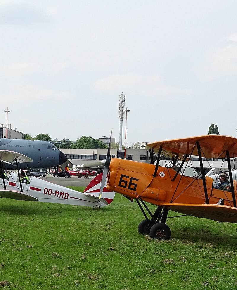  - Twin-engine aircraft