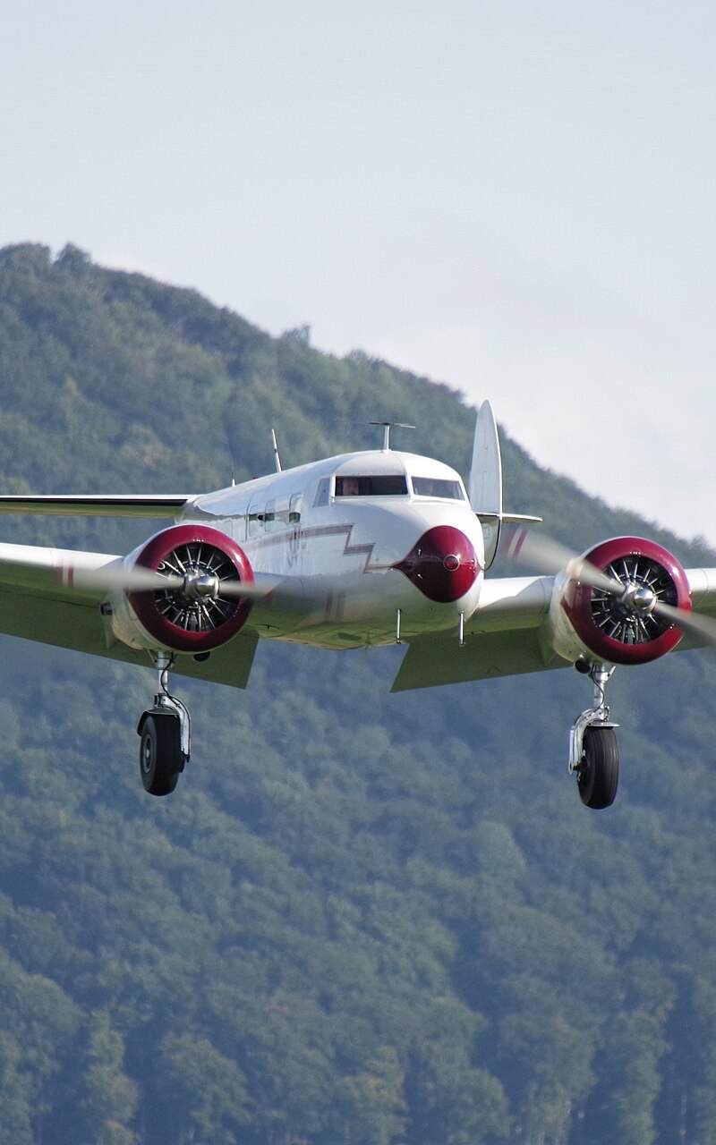 - Twin-engine aircraft