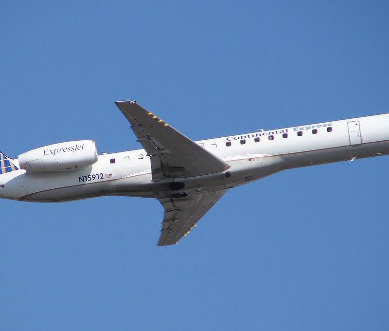 N15912 - Twin-engine aircraft