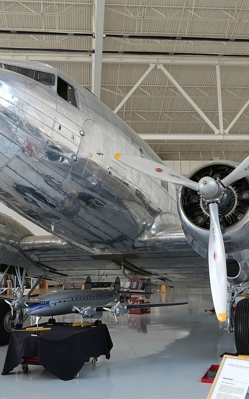  - Twin-engine aircraft