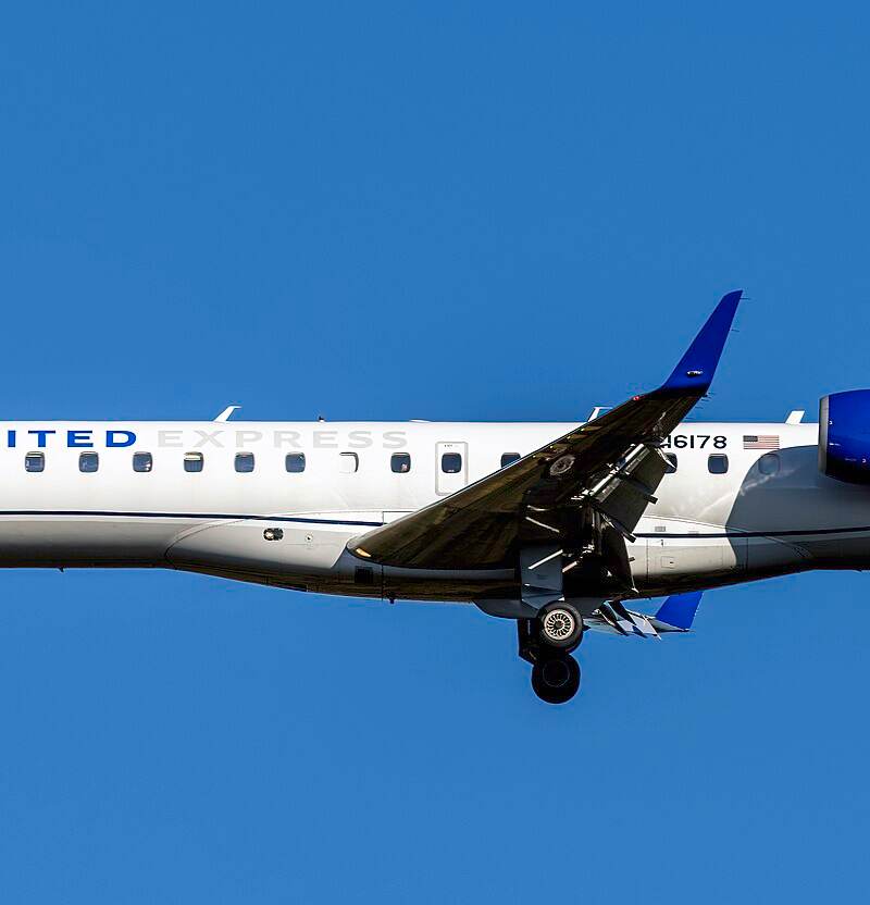 N16178 - Twin-engine aircraft
